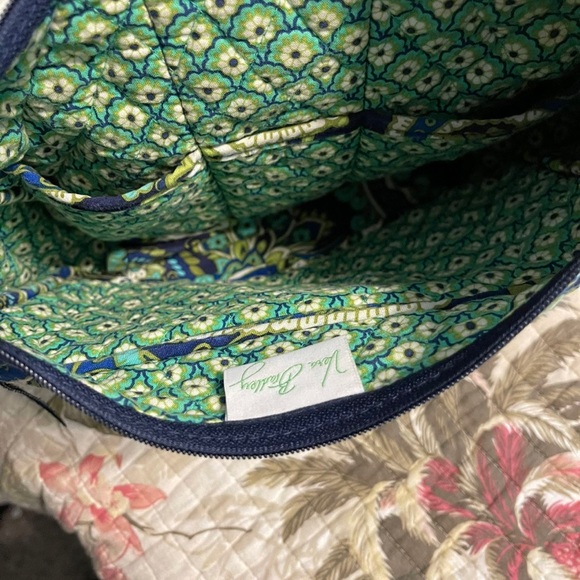 Vera Bradley Crossbody - Picture 2 of 3